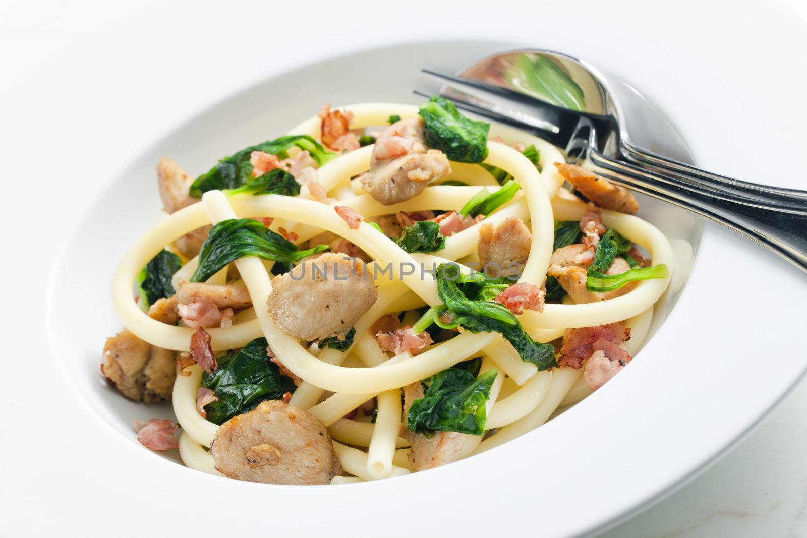 macaroni with turkey meat and spinach by phbcz