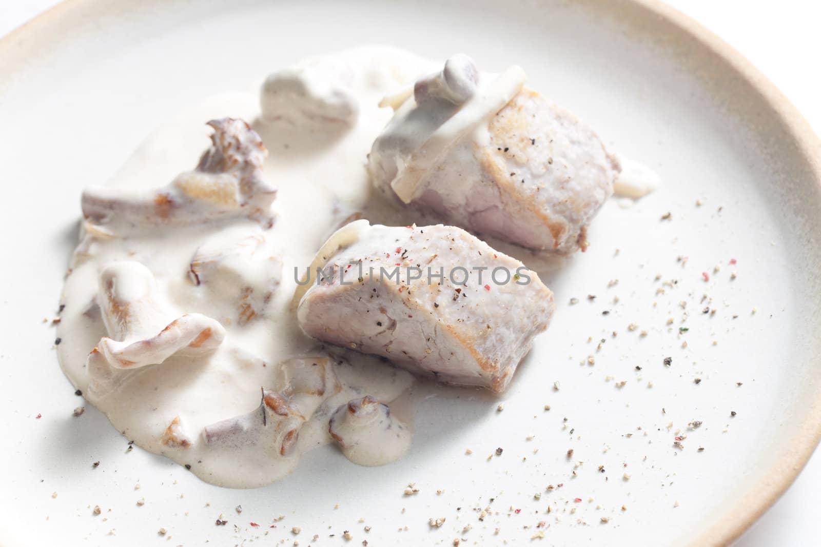 pork tenderloin with mushrooms and creamy sauce by phbcz