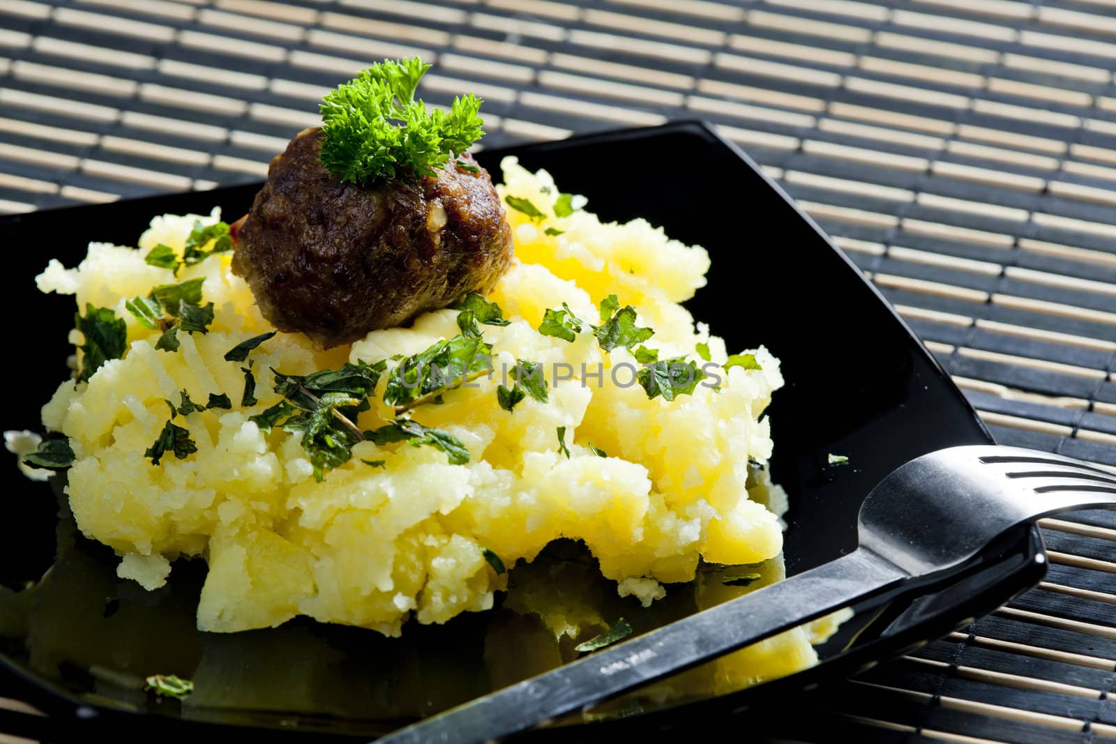 minced meat balls with mashed potatoes by phbcz