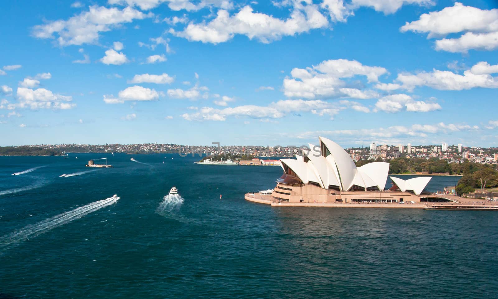 SYDNEY, AUSTRALIA ? AUGUST 17: View of the Opera House most famous theatre of the city, August 17, 2010 in Sydney