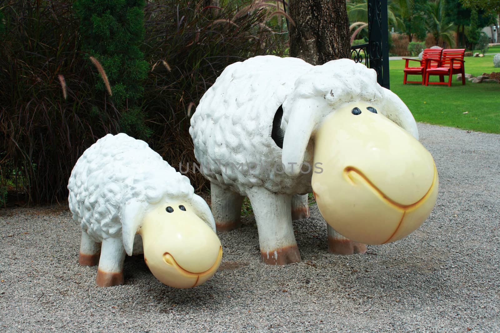 statue sheep by liewluck