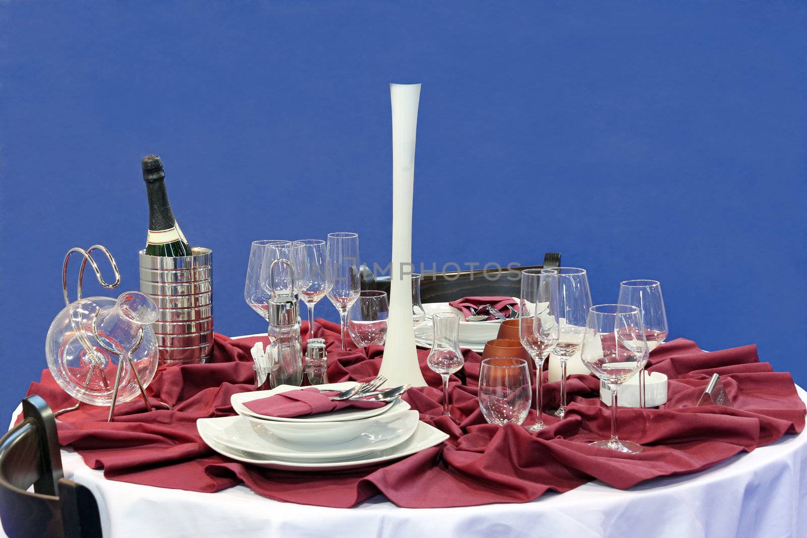 glasses and dinner service