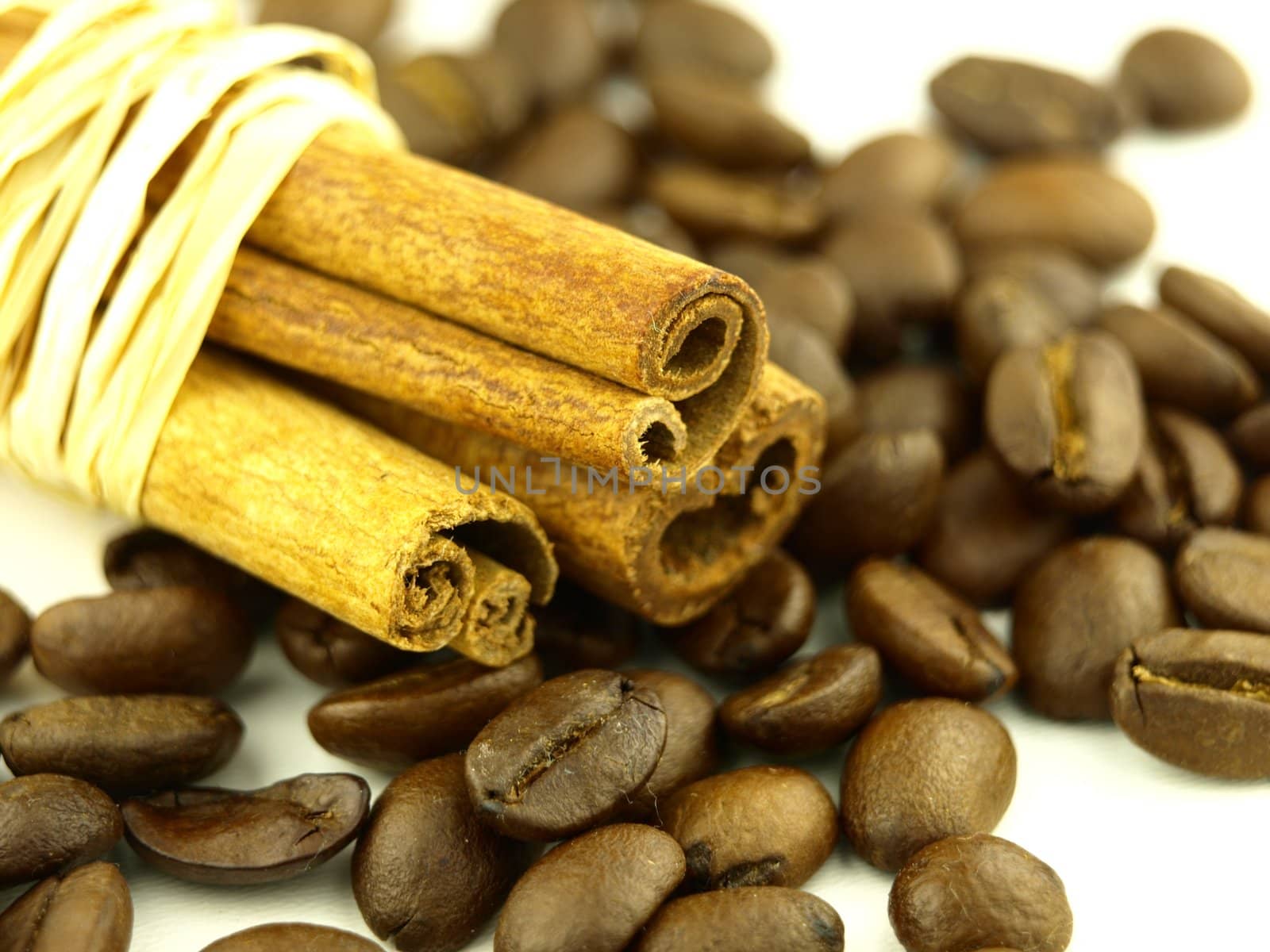 cinnamon and coffee beans by luckyhumek