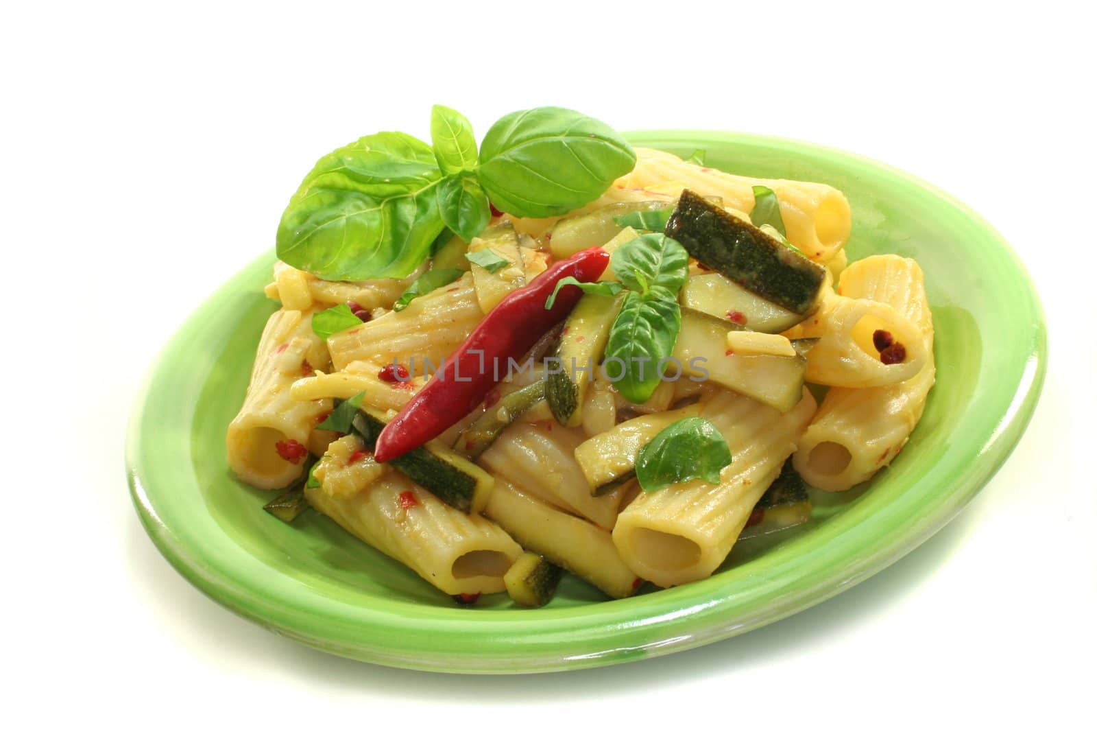 Tortiglione with fiery chili, garlic, zucchini and herbs