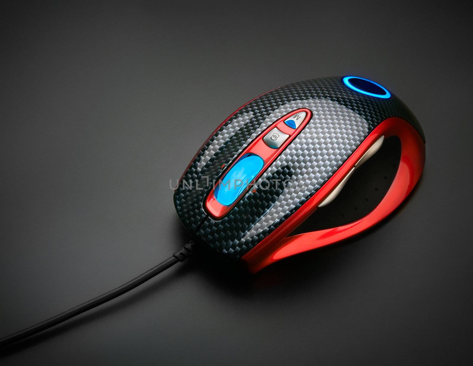 Stylish optical mouse by zeffss