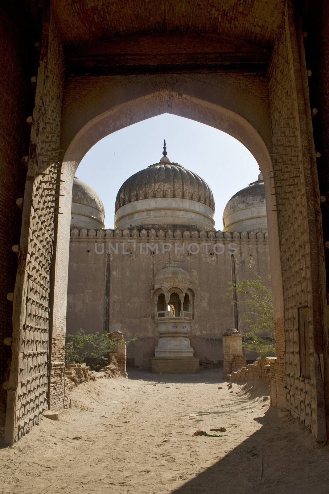 Derawar fort Gate to the mosque