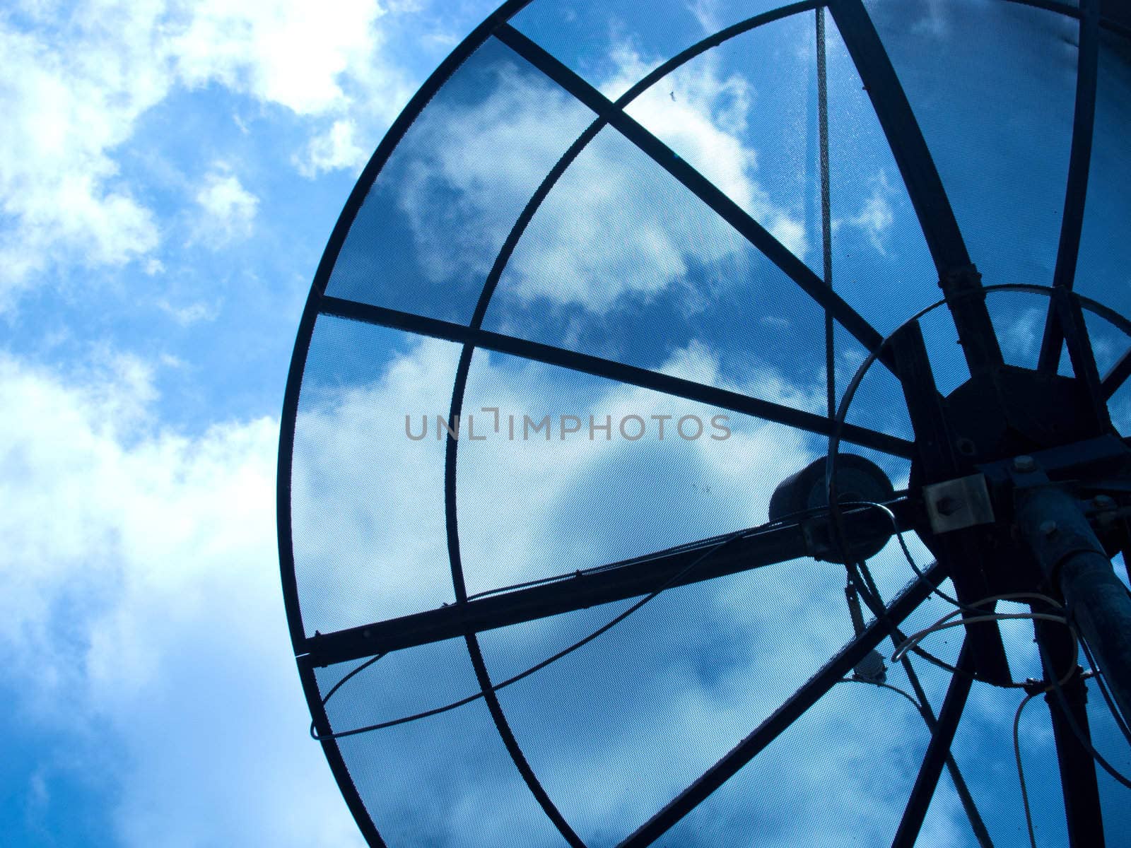 Antenna Dish  by dul_ny