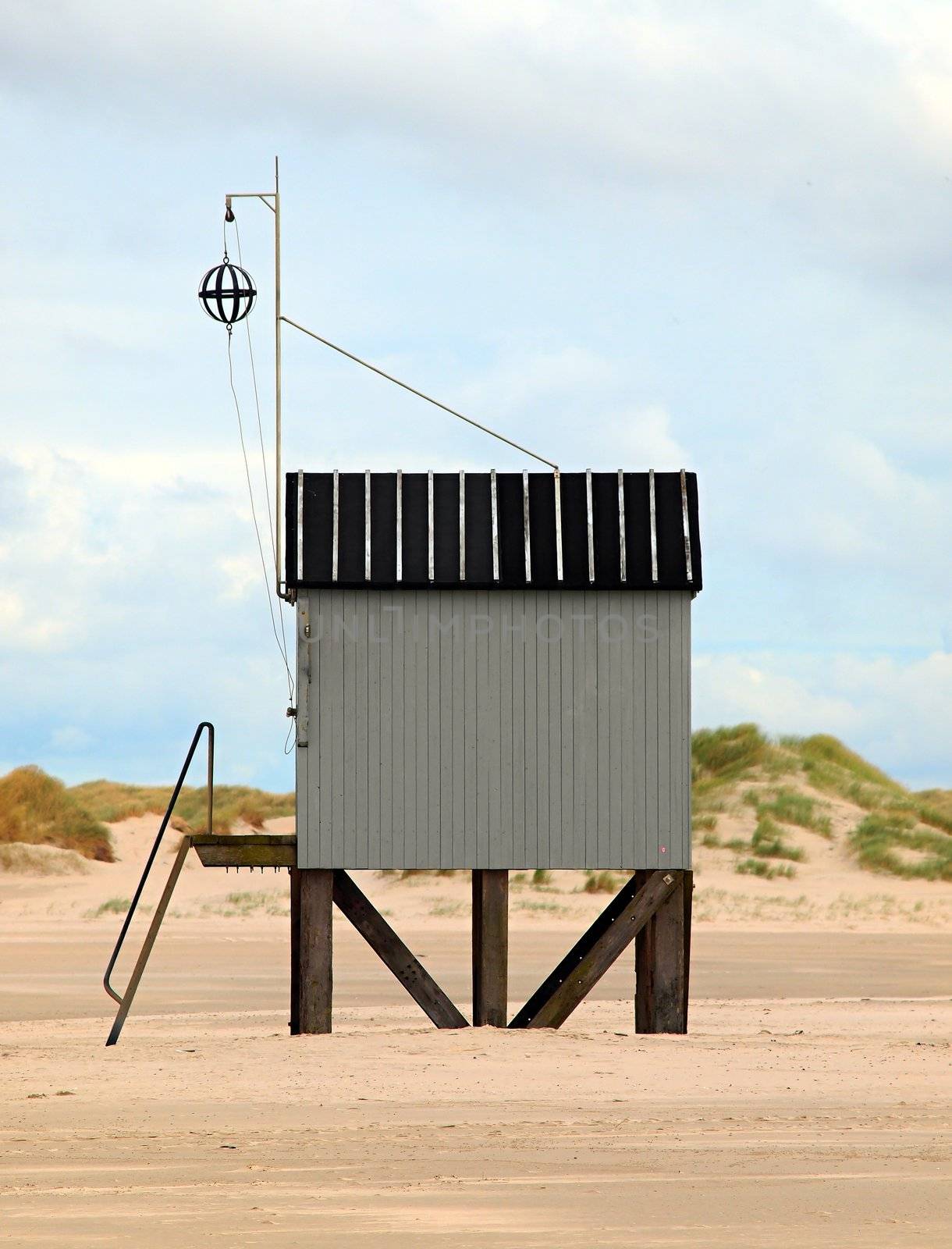 Image of a shed on the beach