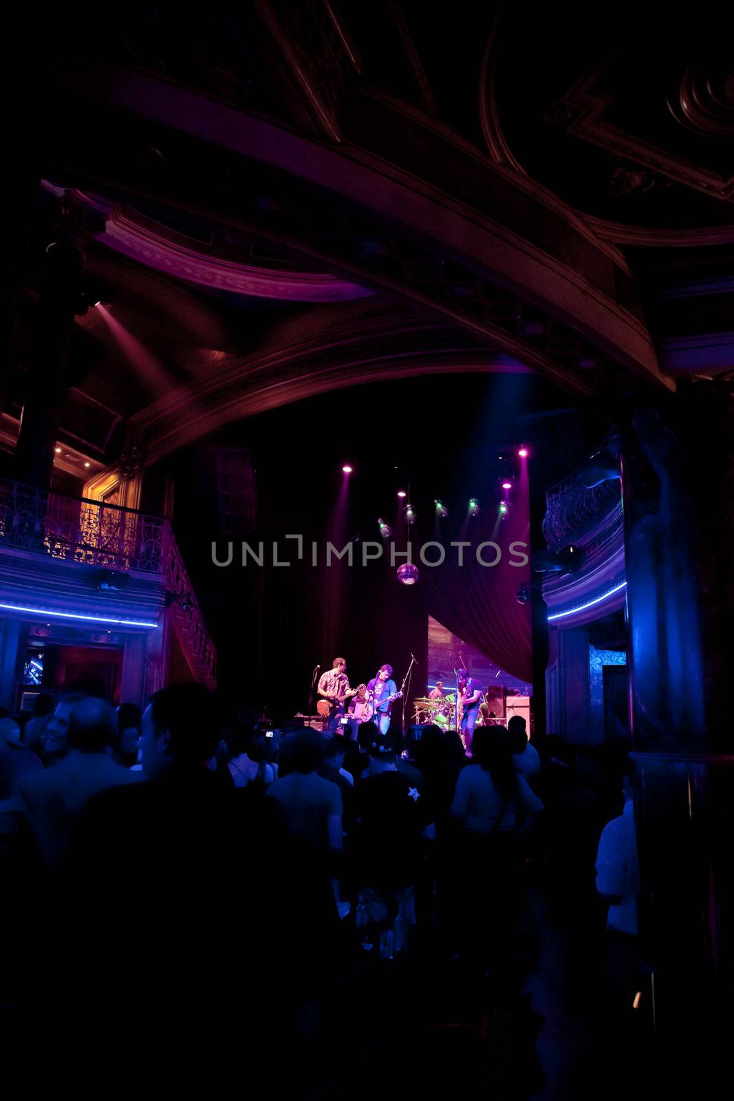 EL PUERTO DE SANTA MARIA, SPAIN - APR 24: Concert of the group of Indie Pop, Champagne on Apr 24, 2009, on the discotheque Mucho Teatro on El Puerto de Santa Maria, Cadiz, Spain