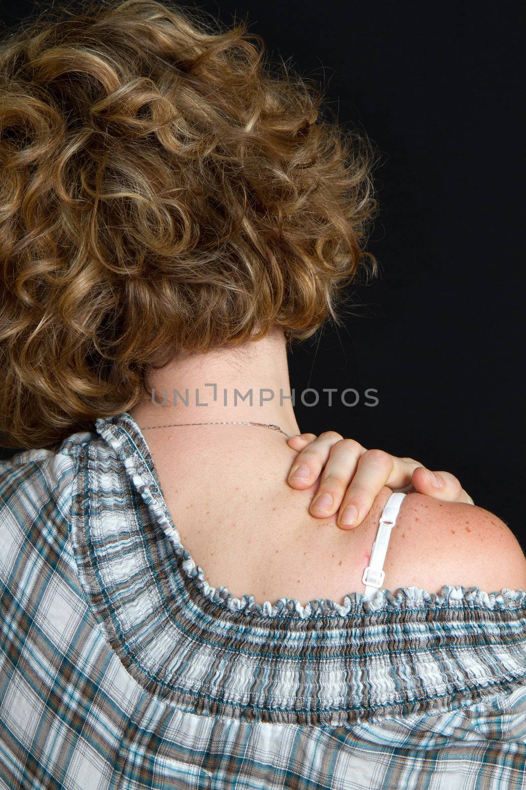 girl with stiff neck