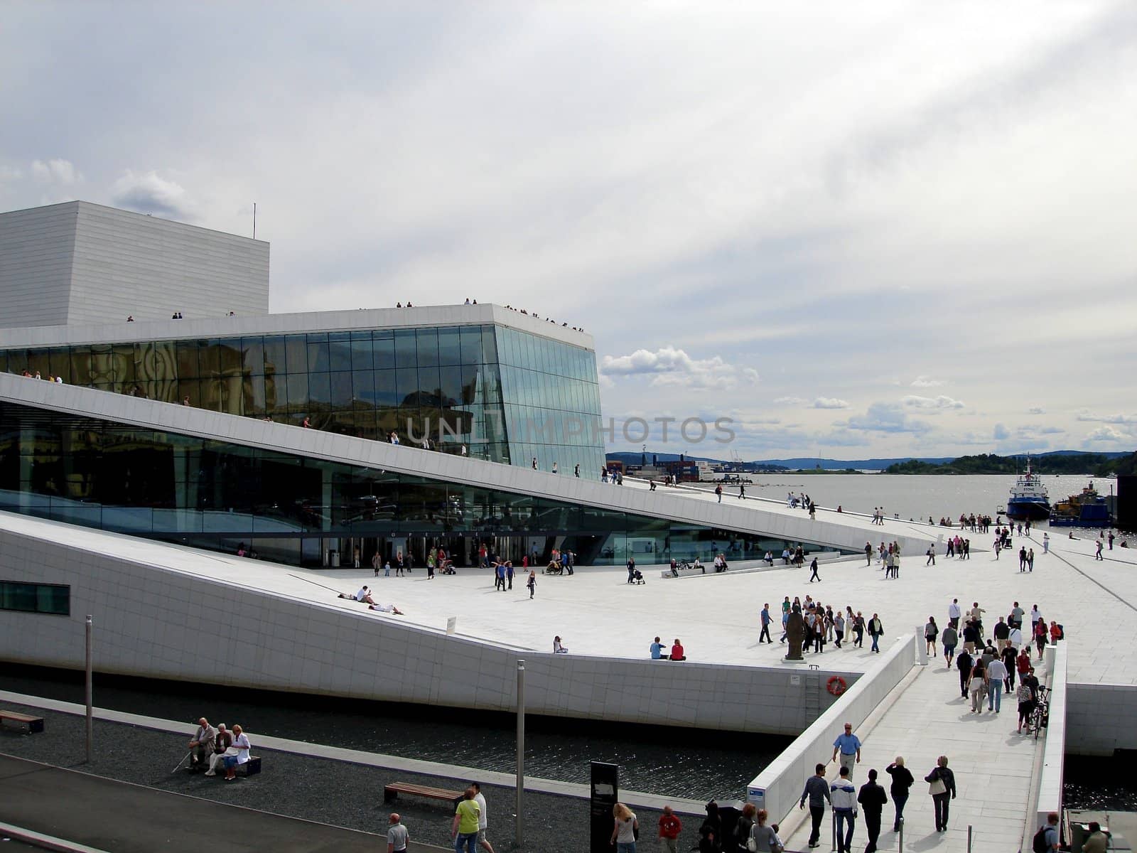 Scandinavian Lifestyle - busy shopping mall by Bildehagen