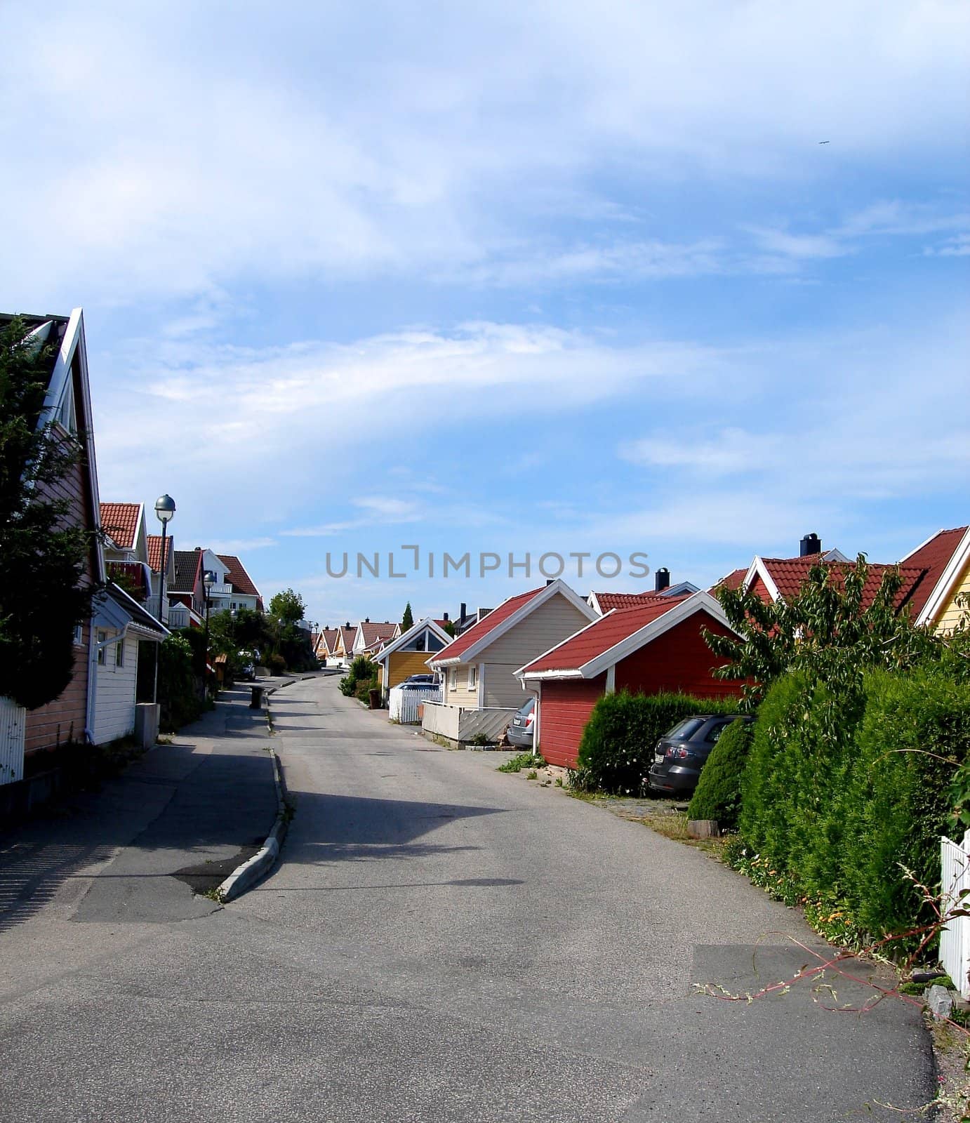 Scandinavian Lifestyle - street view in Norway by Bildehagen