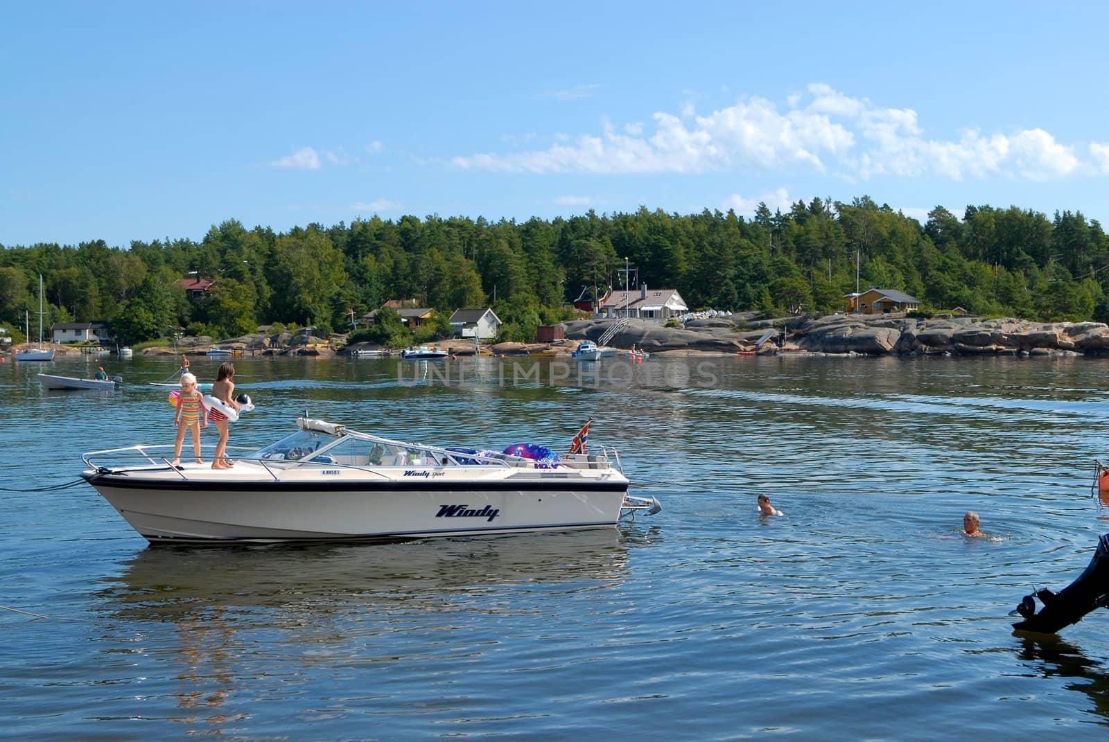 Scandinavian Lifestyle - yacht in the sea by Bildehagen