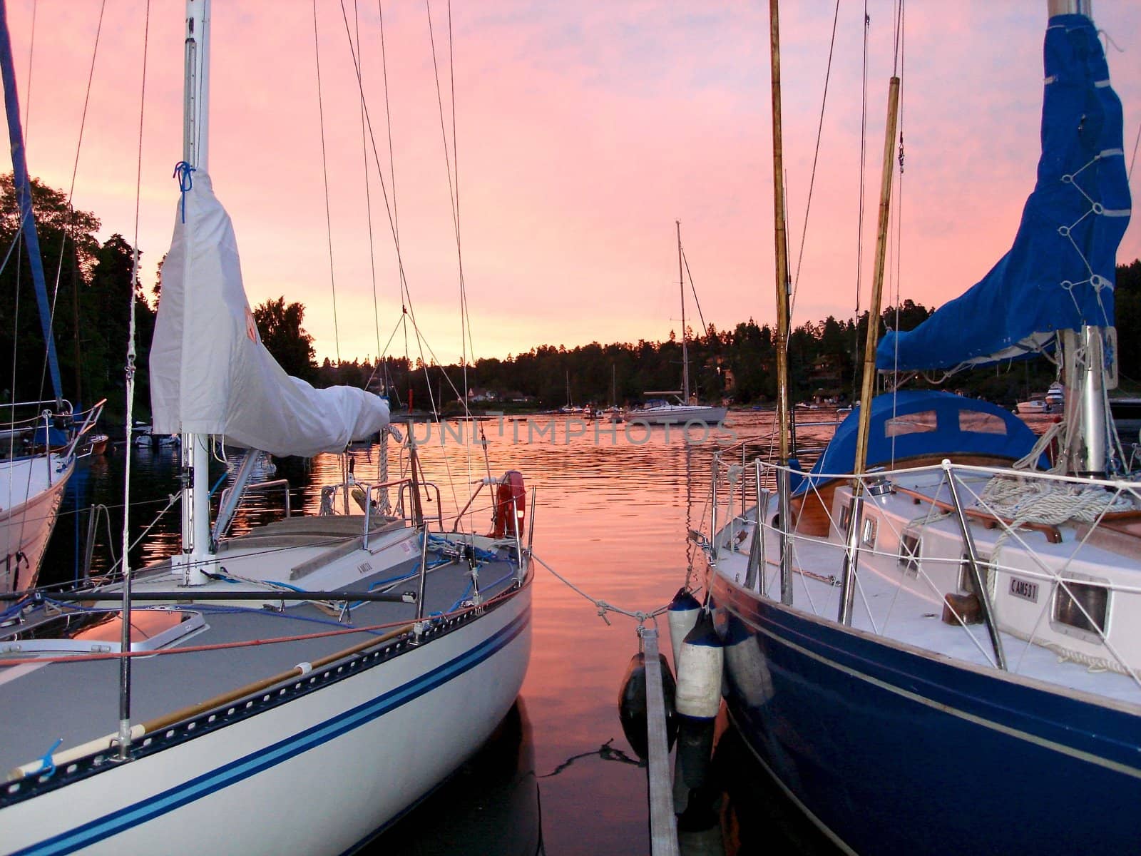 berthing boats. Please note: No negative use allowed.