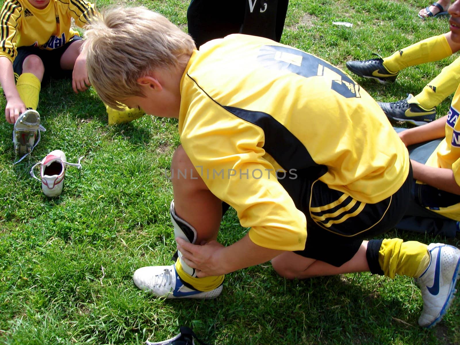 young football players. Please note: No negative use allowed.
