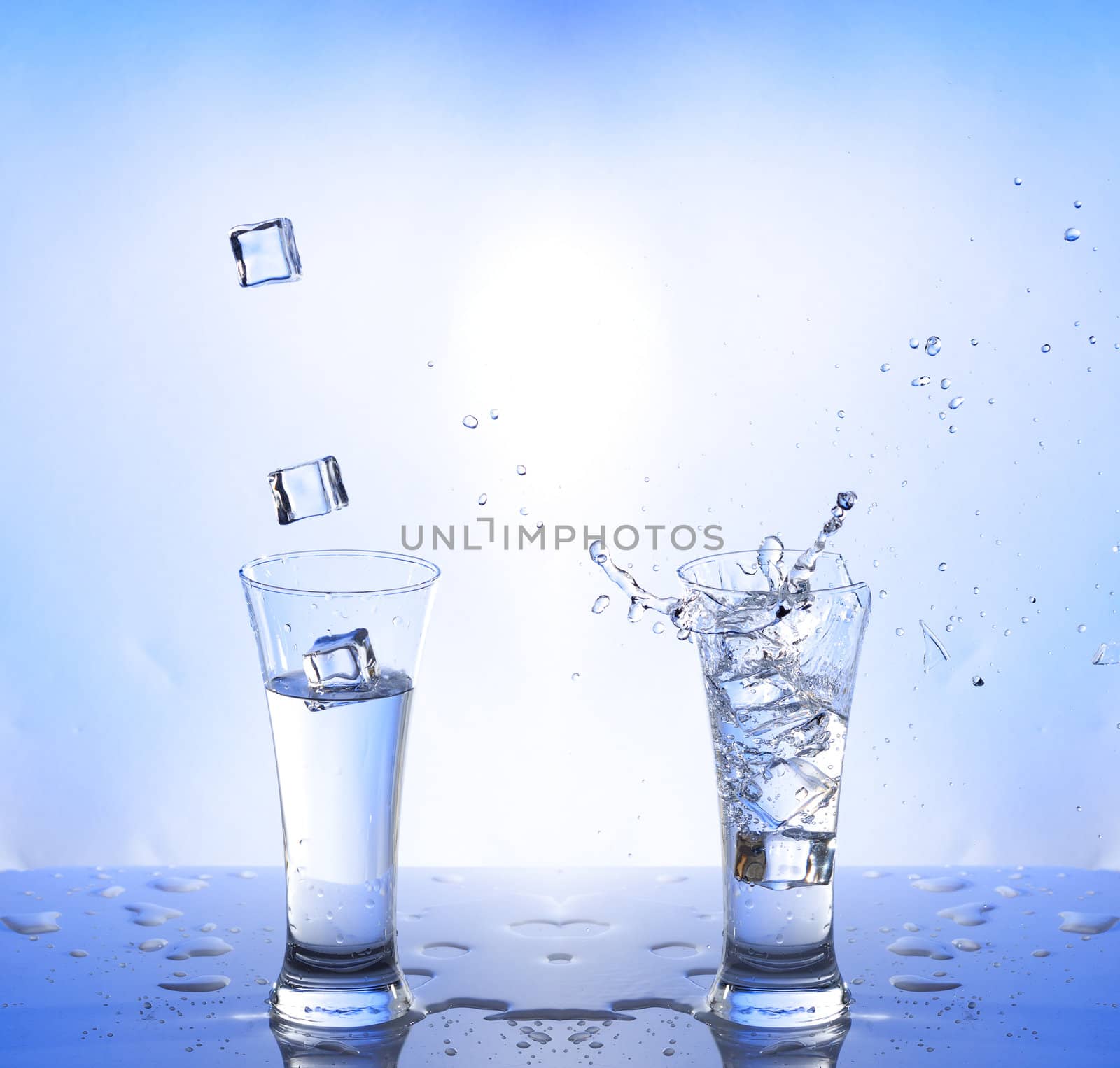 water splash in glasse by Discovod