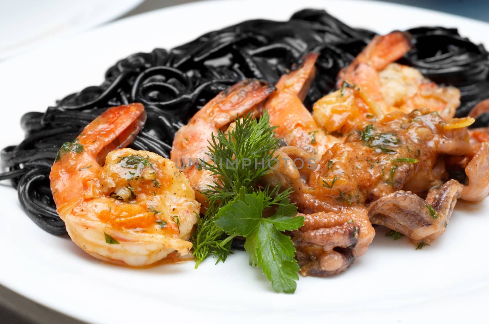 black spaghetti with shrimps by starush