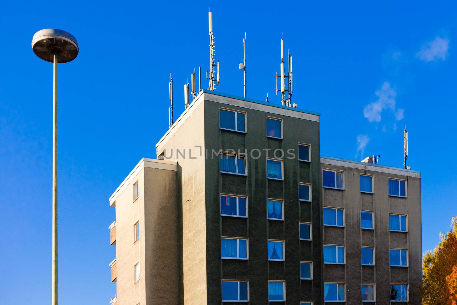 Antennas for cellphone service on building by PiLens