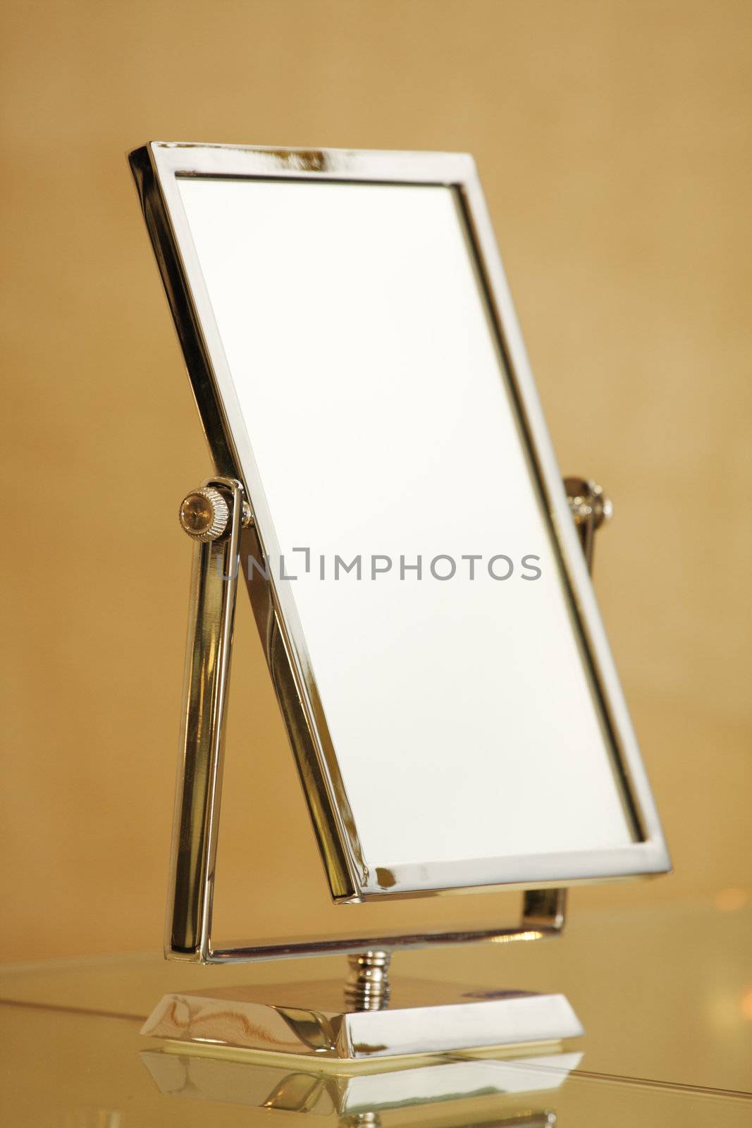 mirror on stand