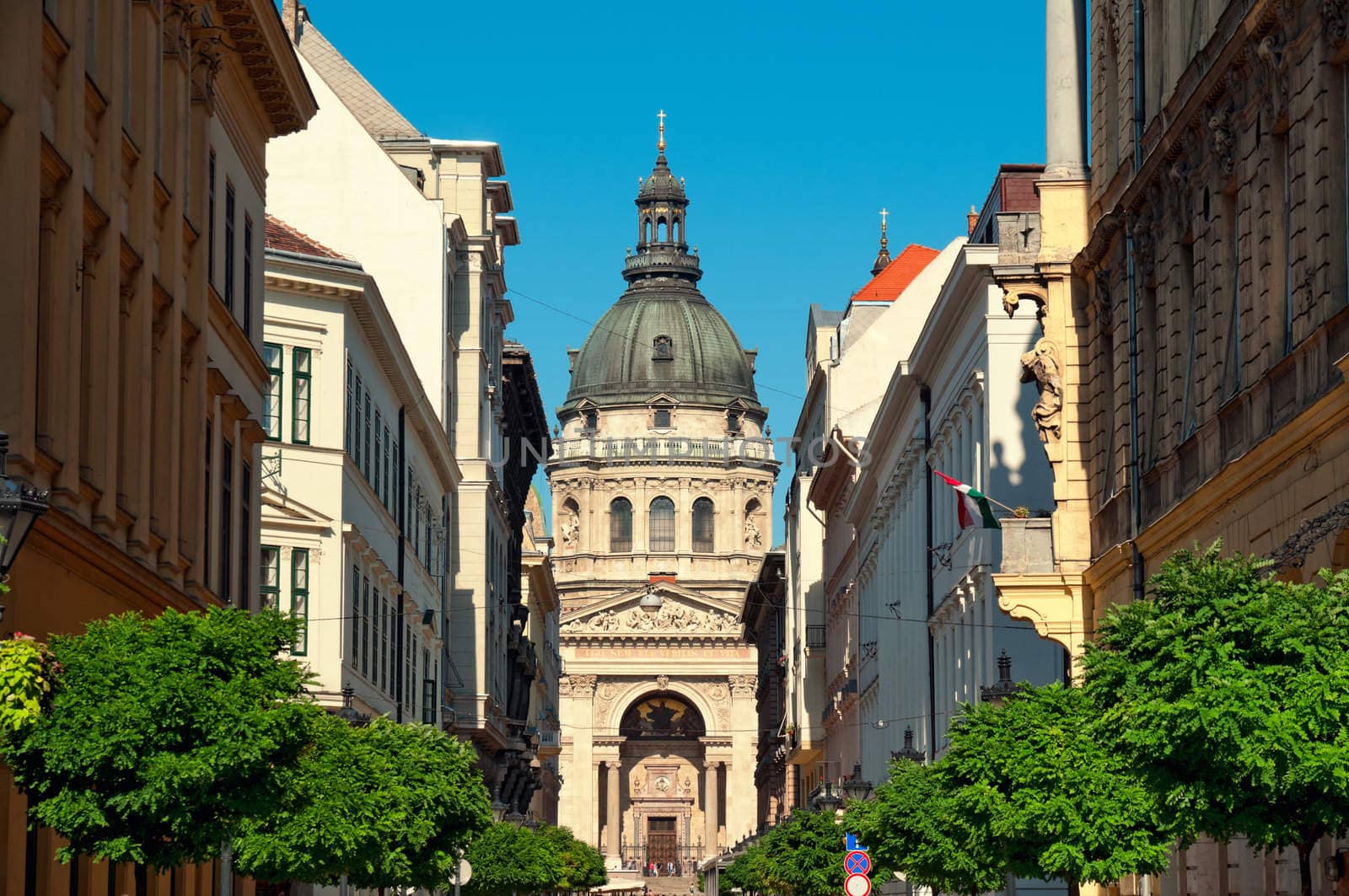 St. Stephen Basilica, Budapest, Hungary by fazon1