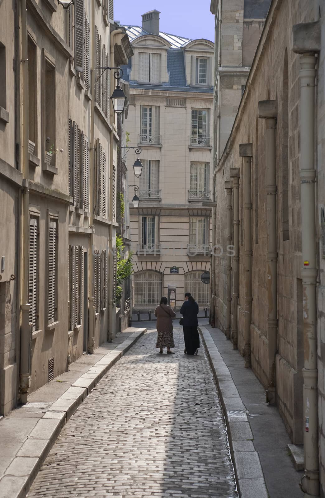 Tranquil alley Paris by ABCDK