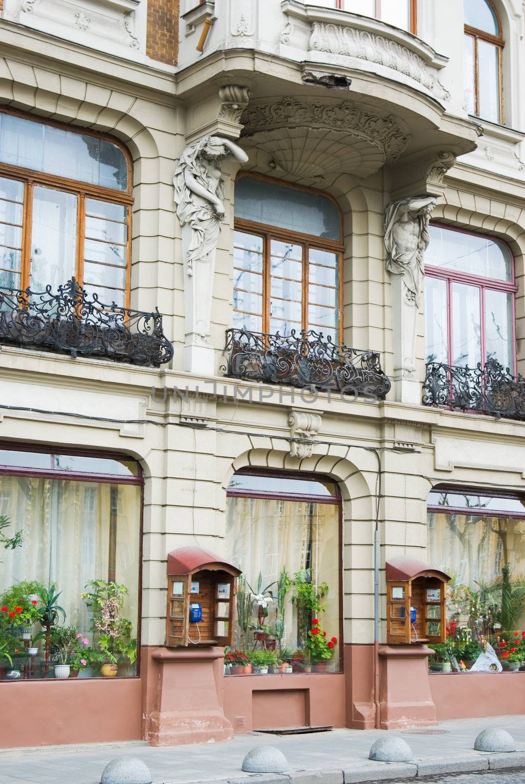 Front of an old building with apartments 