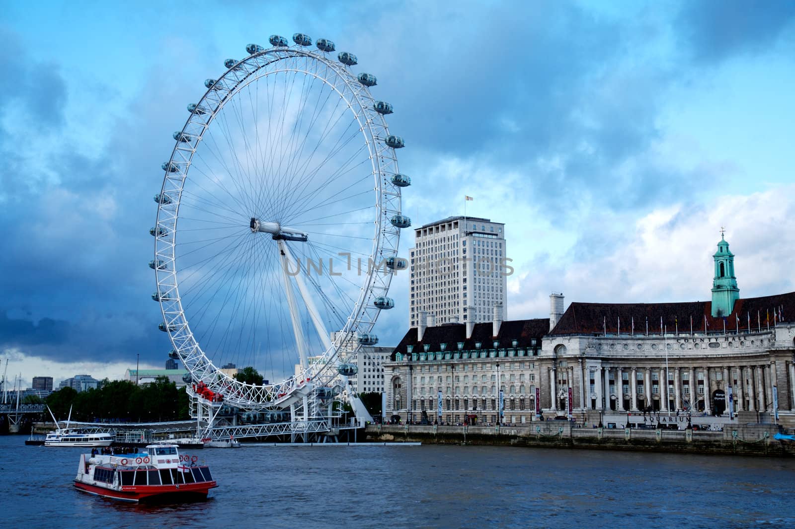 London Eye by instinia