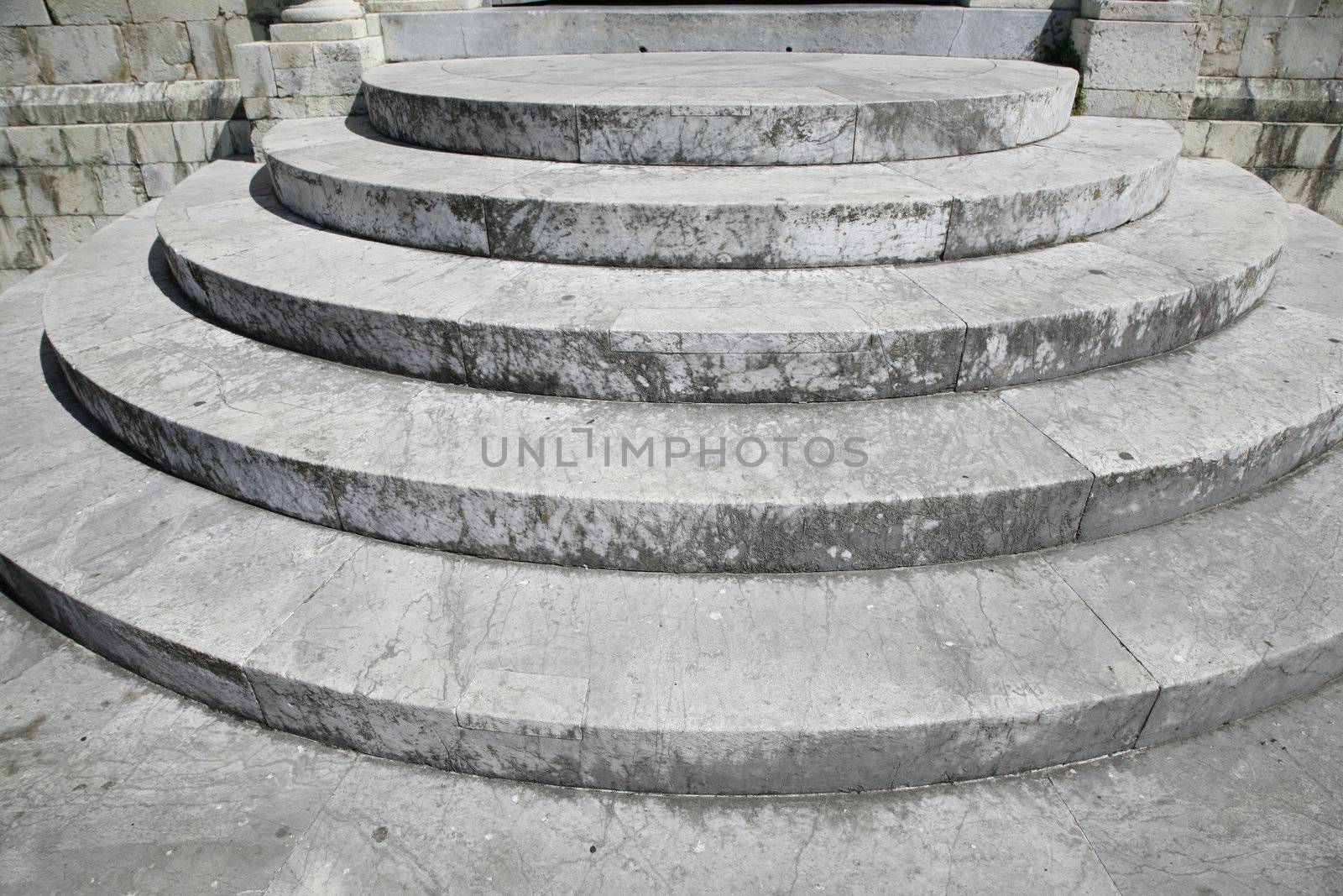 Cirkular white Carrara marble steps - entrance to Italian church.