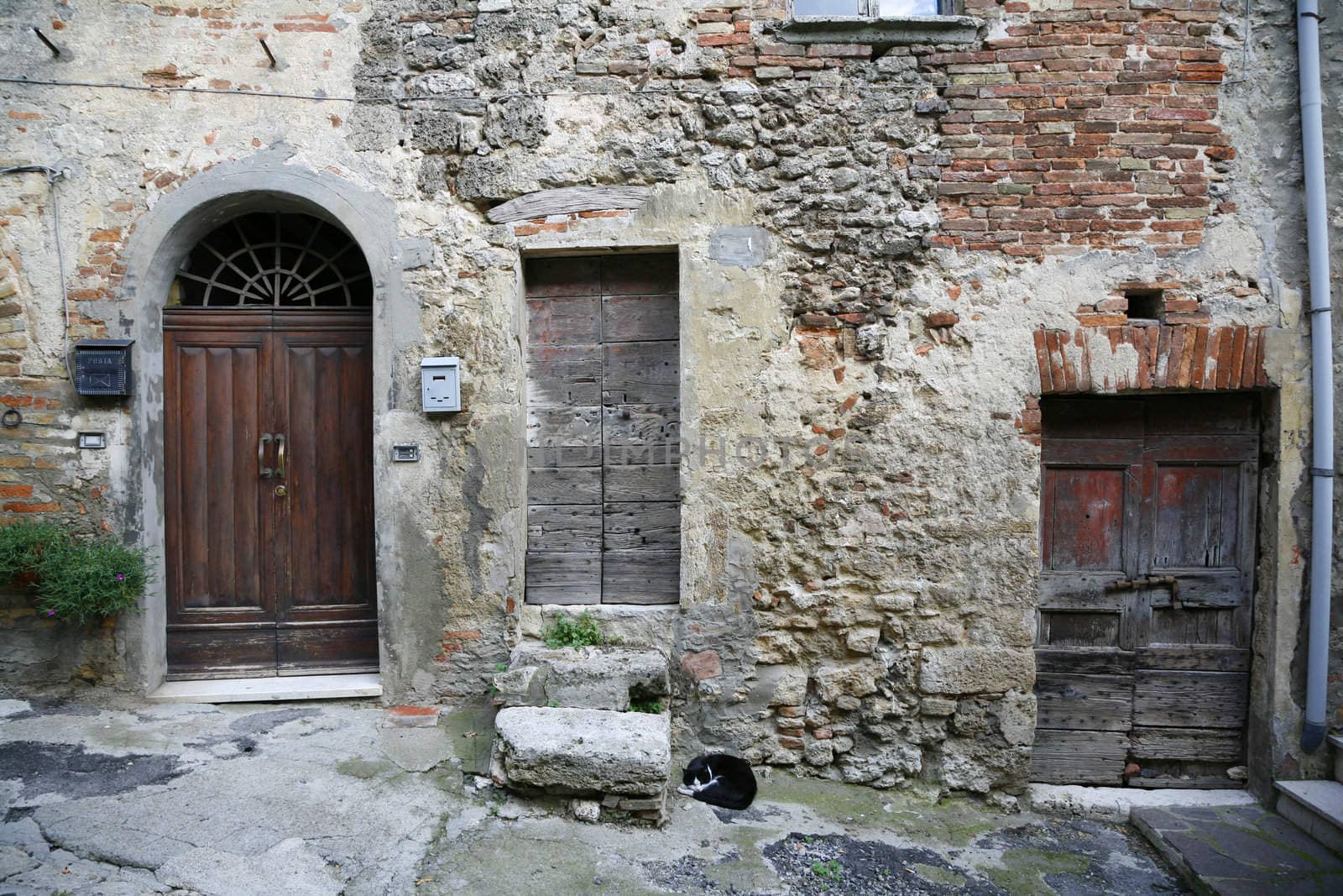 Facade in decay - Sarteano - Tuscany - Italy.