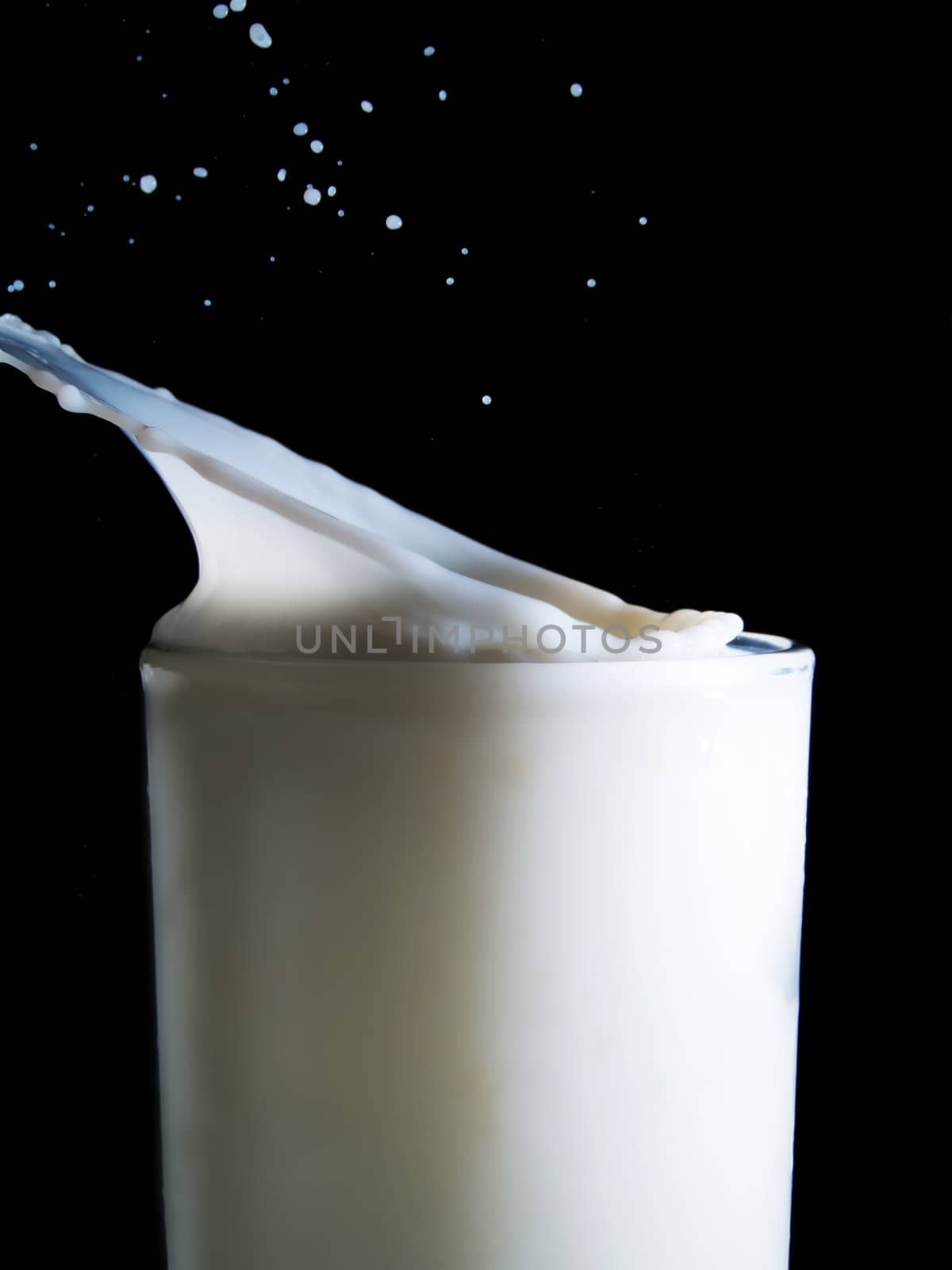 Milk by henrischmit