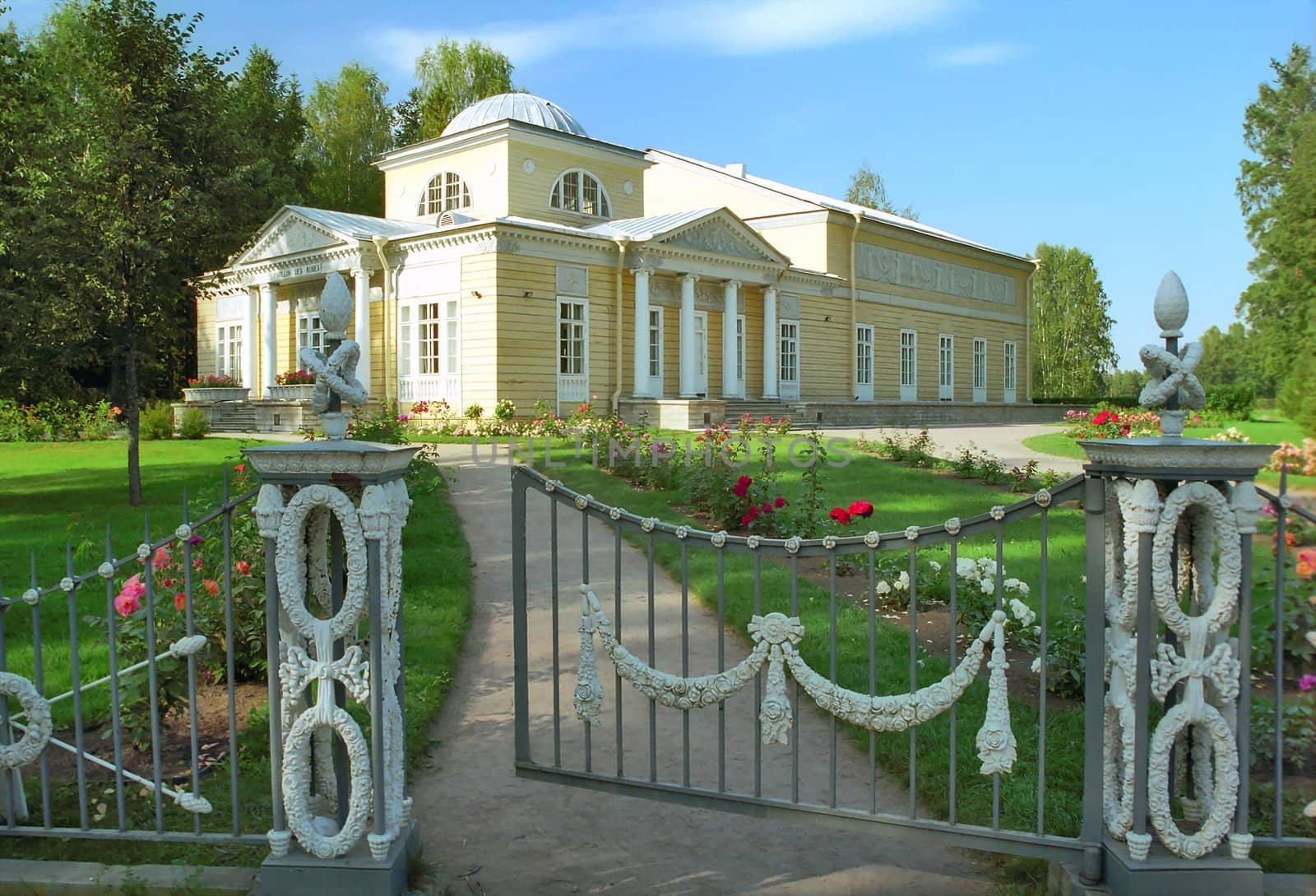 Enter to the rose garden and classical building  