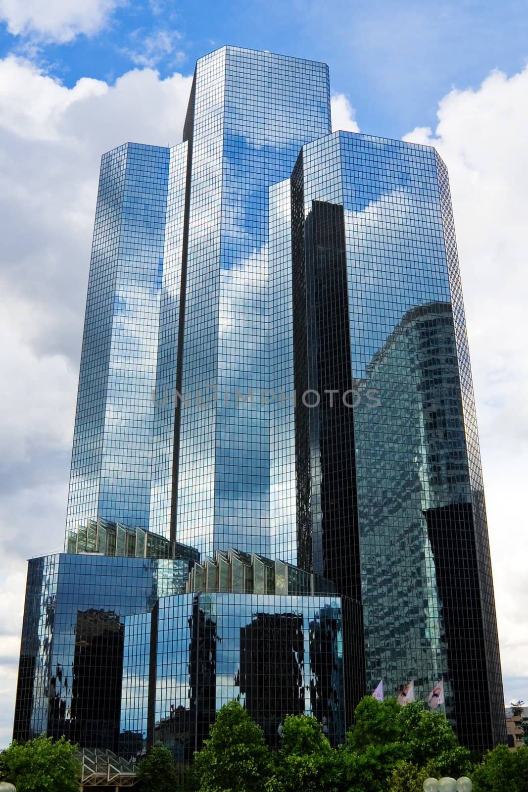 modern skyscraper by chrisroll