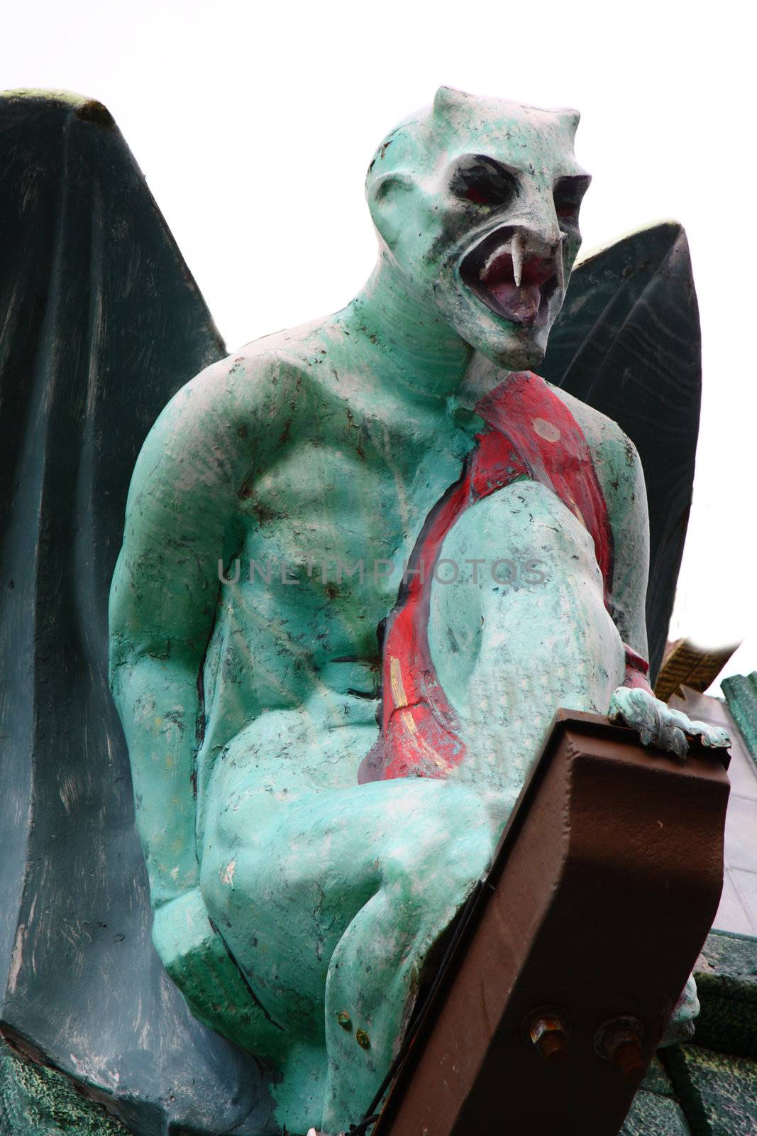 horror vampire statue