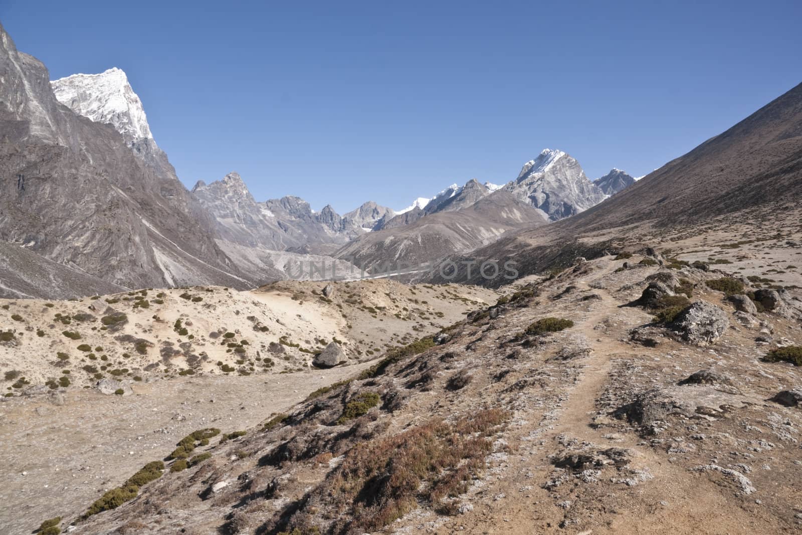 Mountain scenery around Dingboche (4410 Metres) on the trekking route to Everest Base Camp, Nepal