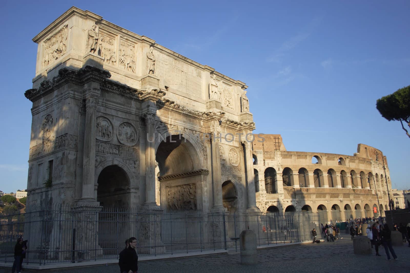 Rome, monuments, tourism, holiday, Italy, Coliseum, Flavian Amphitheatre, culture, Arch of Constantine, europe, famous, historic, landmark, travel, travelers,architecture, art , attraction, building, monument, destination, famous, history, Italian,