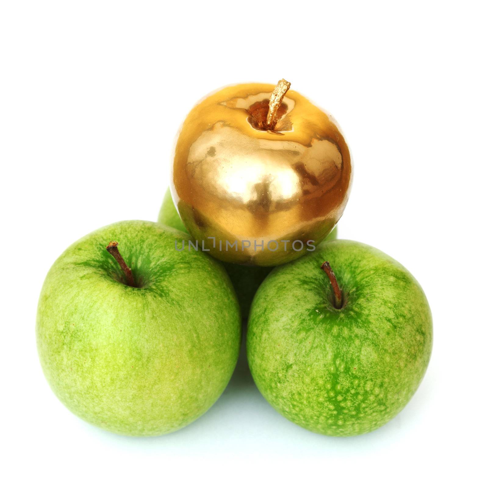 gold and green apples by Yellowj