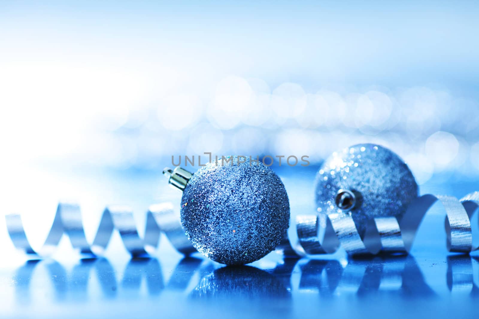 blue christmas ball by Yellowj