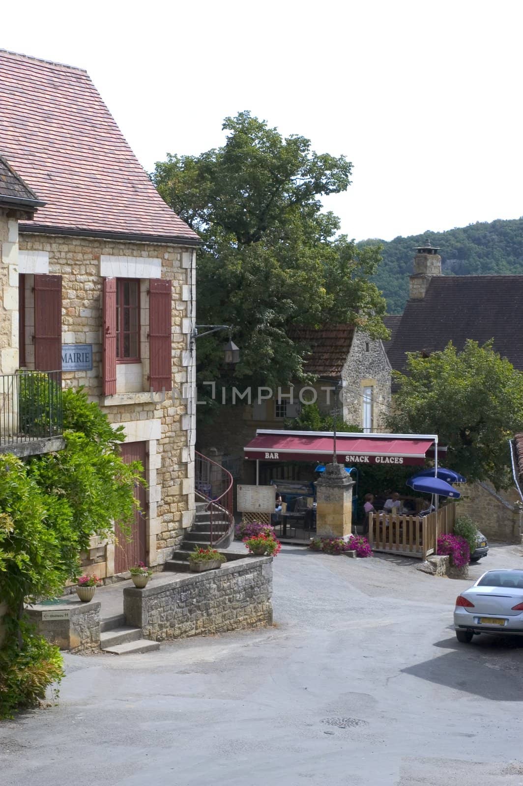 Castelnaud, the village and its castle. French village in the Perigord region where the war took place 100 years