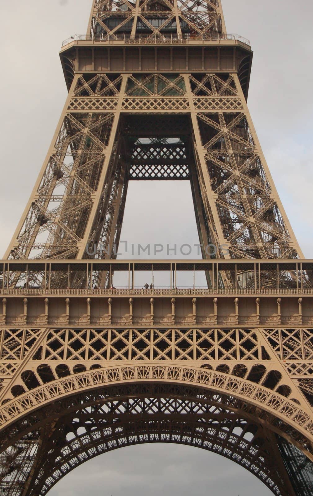 Eiffel Tower by cosmopol