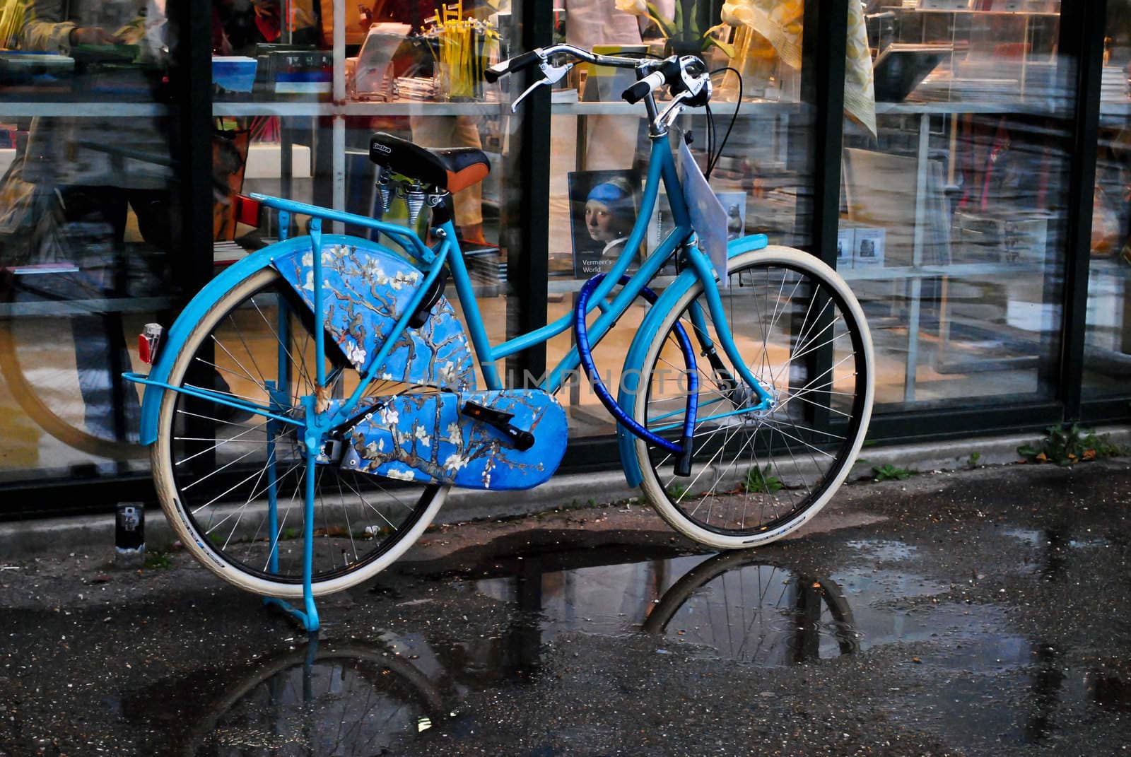 blue bicycle by wenefica