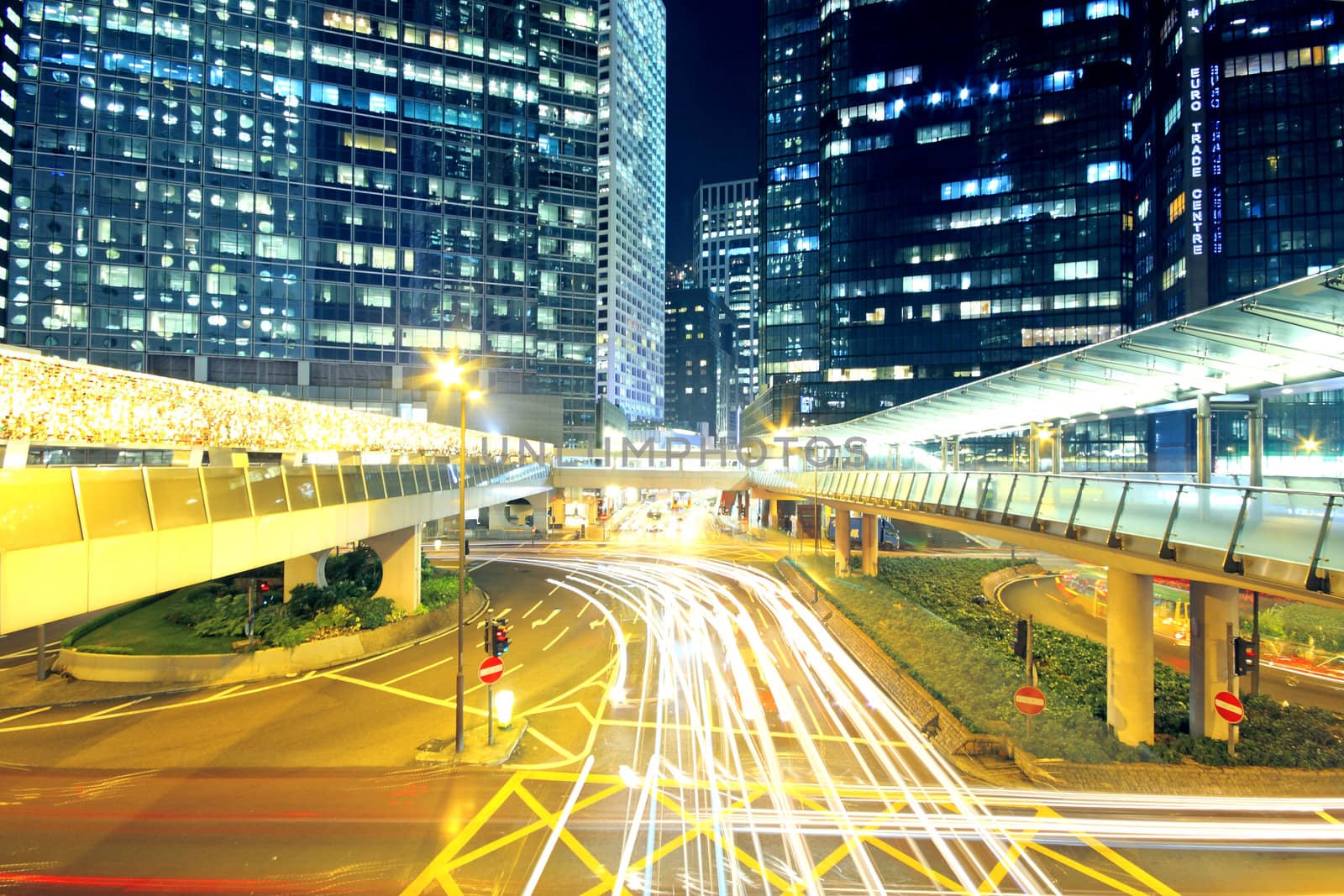 Traffic through the city (traffic seen as trails of light) 
