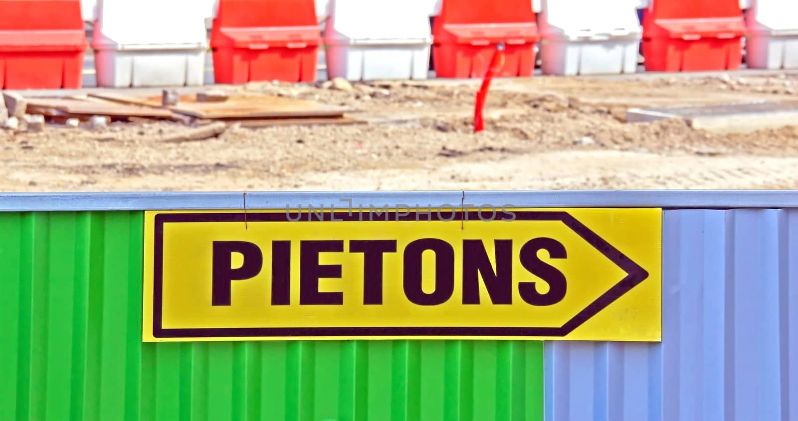 indication of the crosswalk during the works,  panel indications path for pedestrians