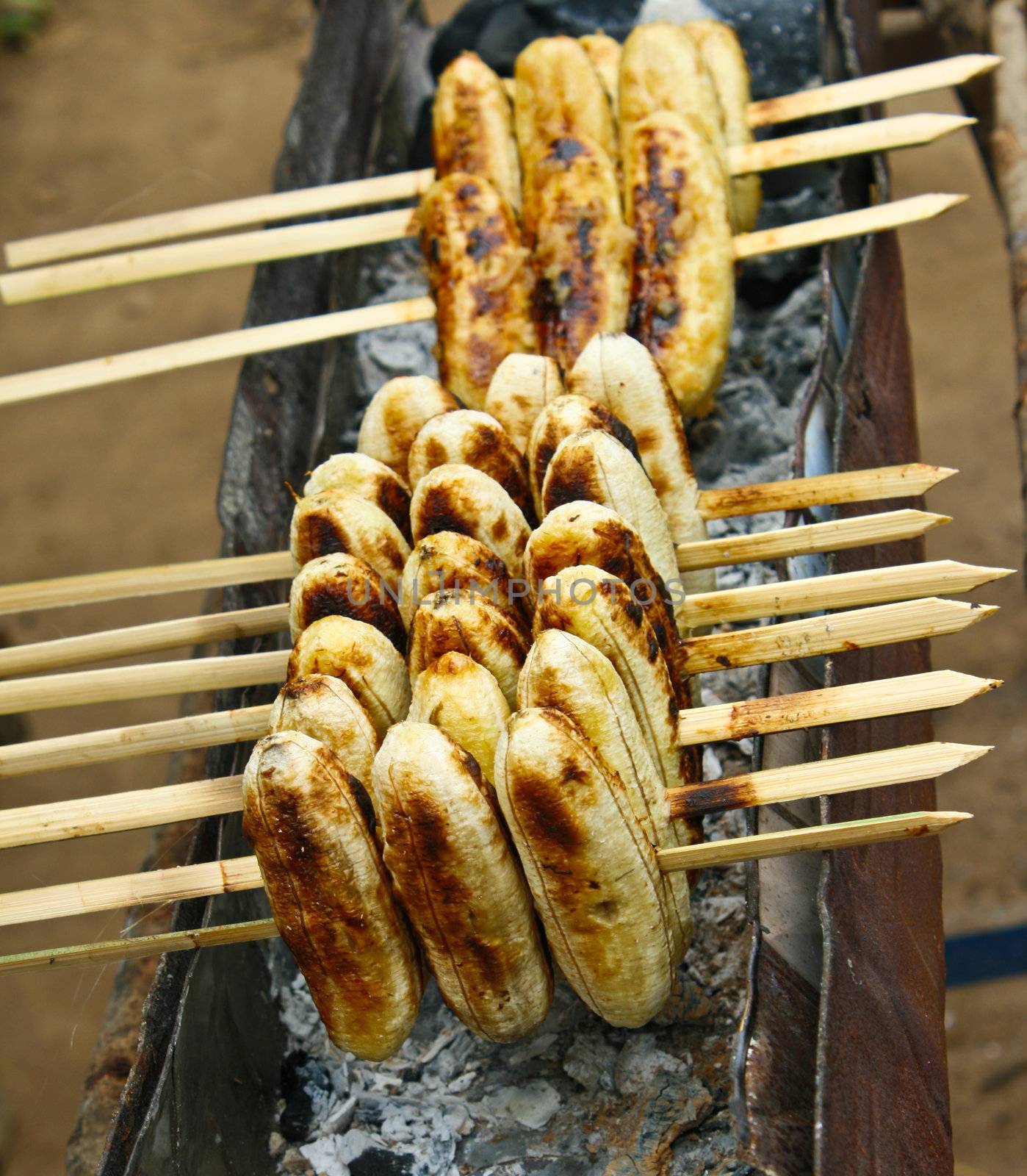 Grilled banana by liewluck