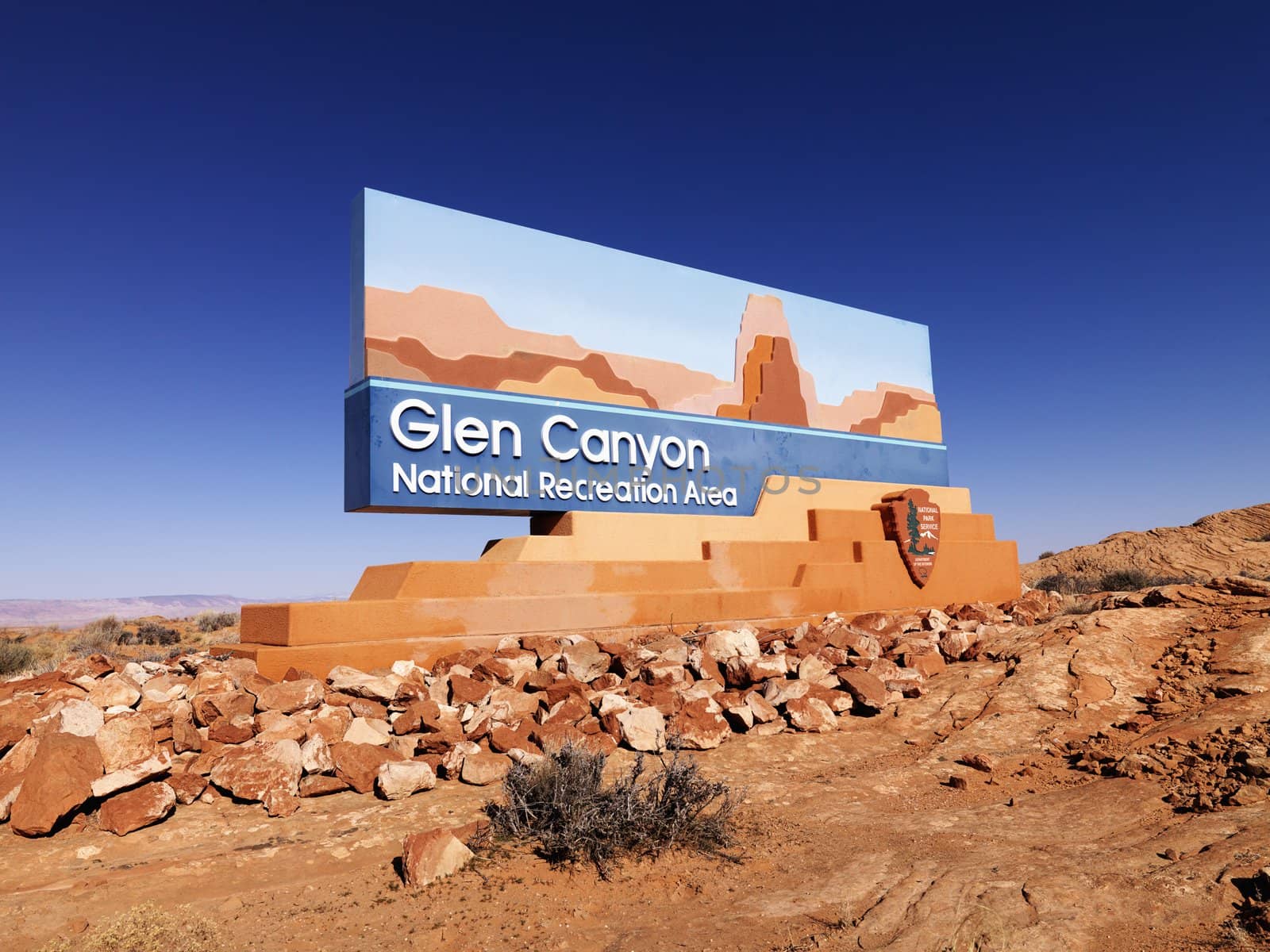 Landscape of Glen Canyon National Recreation entrance sign in Arizona, United States.