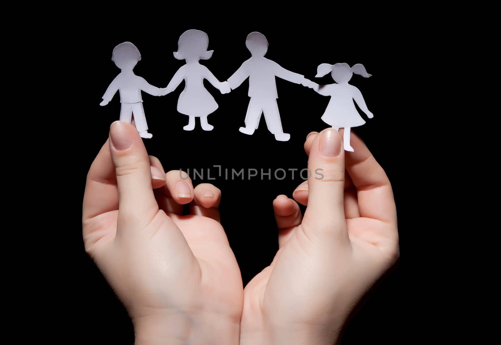 Paper chain family in hands by Discovod