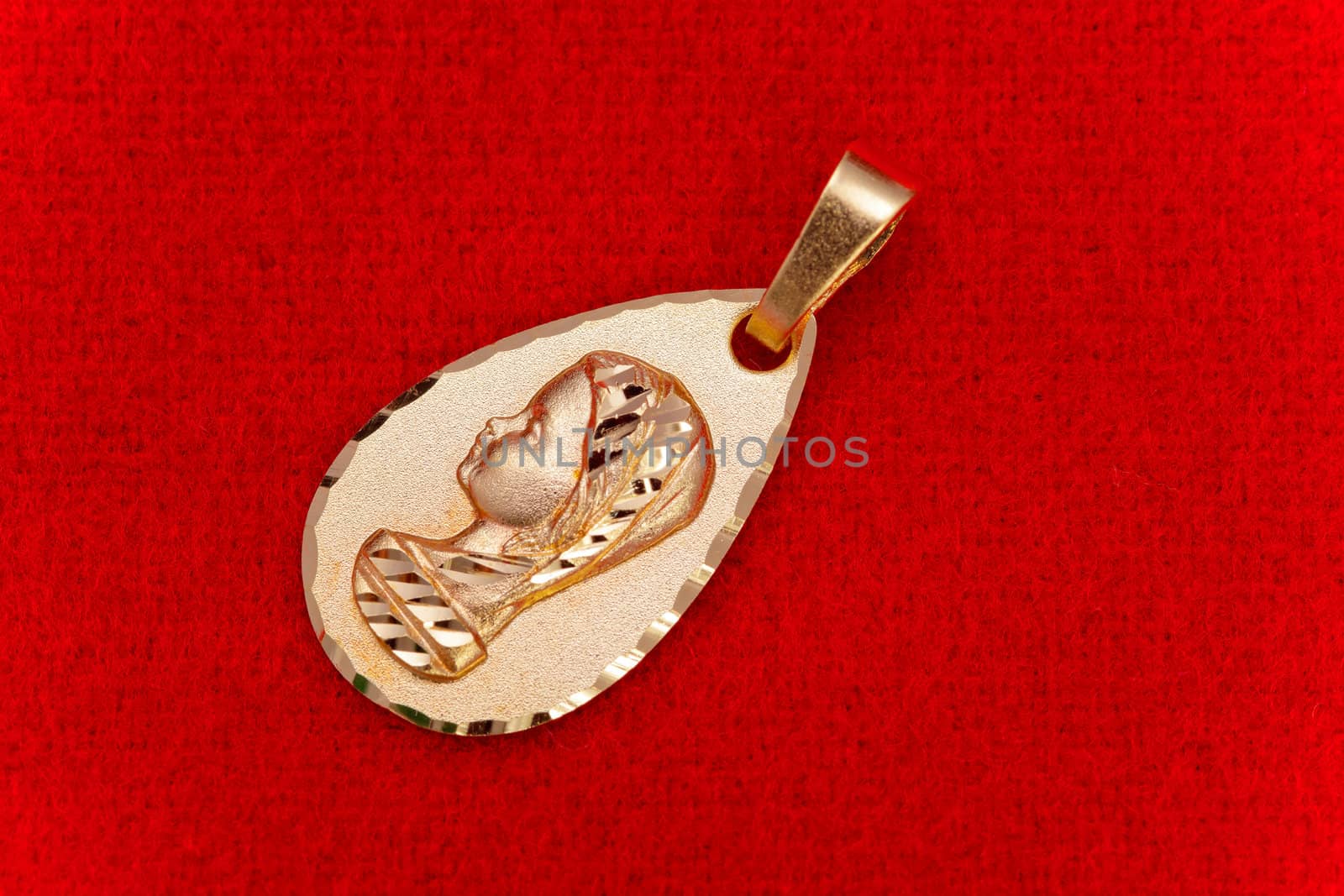 Precious gold pendant of the virgin girl, ideal to give  as a present for the young persons in the first communion
