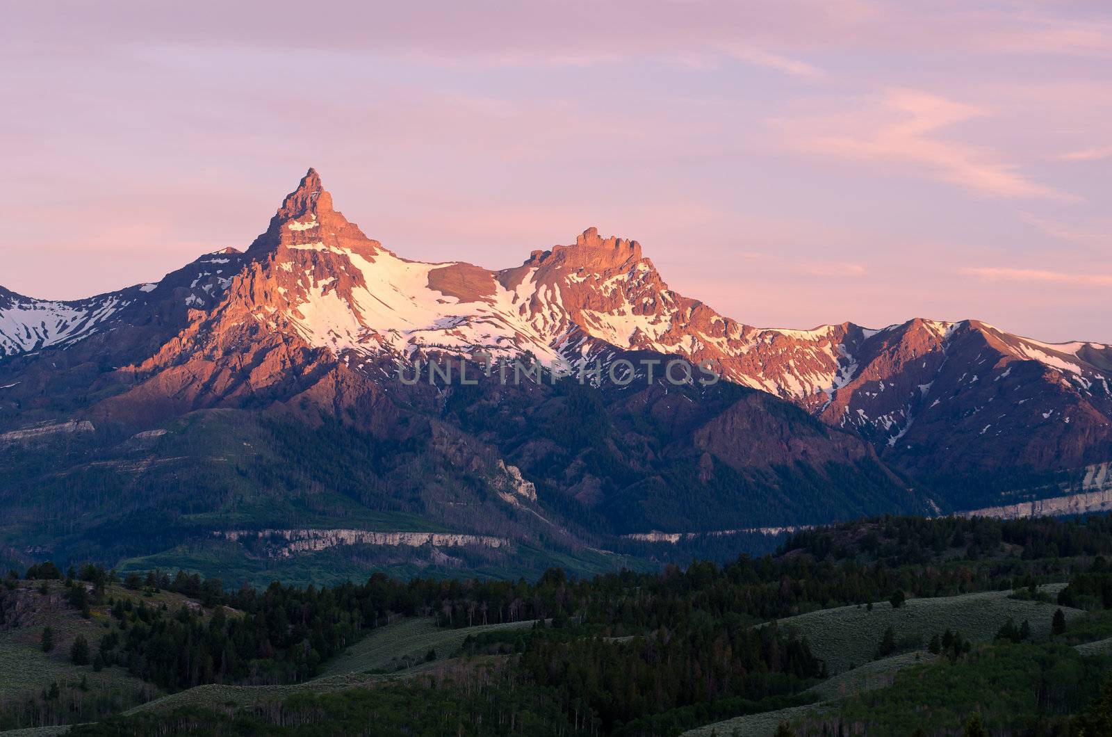 Pilot Peak (left) and Index Peak (center) at sunrise in summer, Shoshone National Forest, Park County, Wyoming, USA