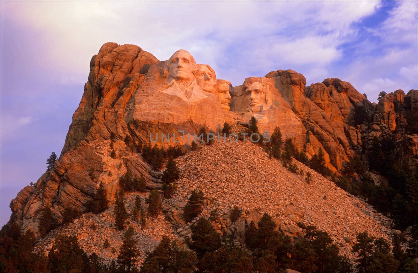 First light on Mt. Rushmore, Mt. Rushmore National Monument, South Dakota, USA