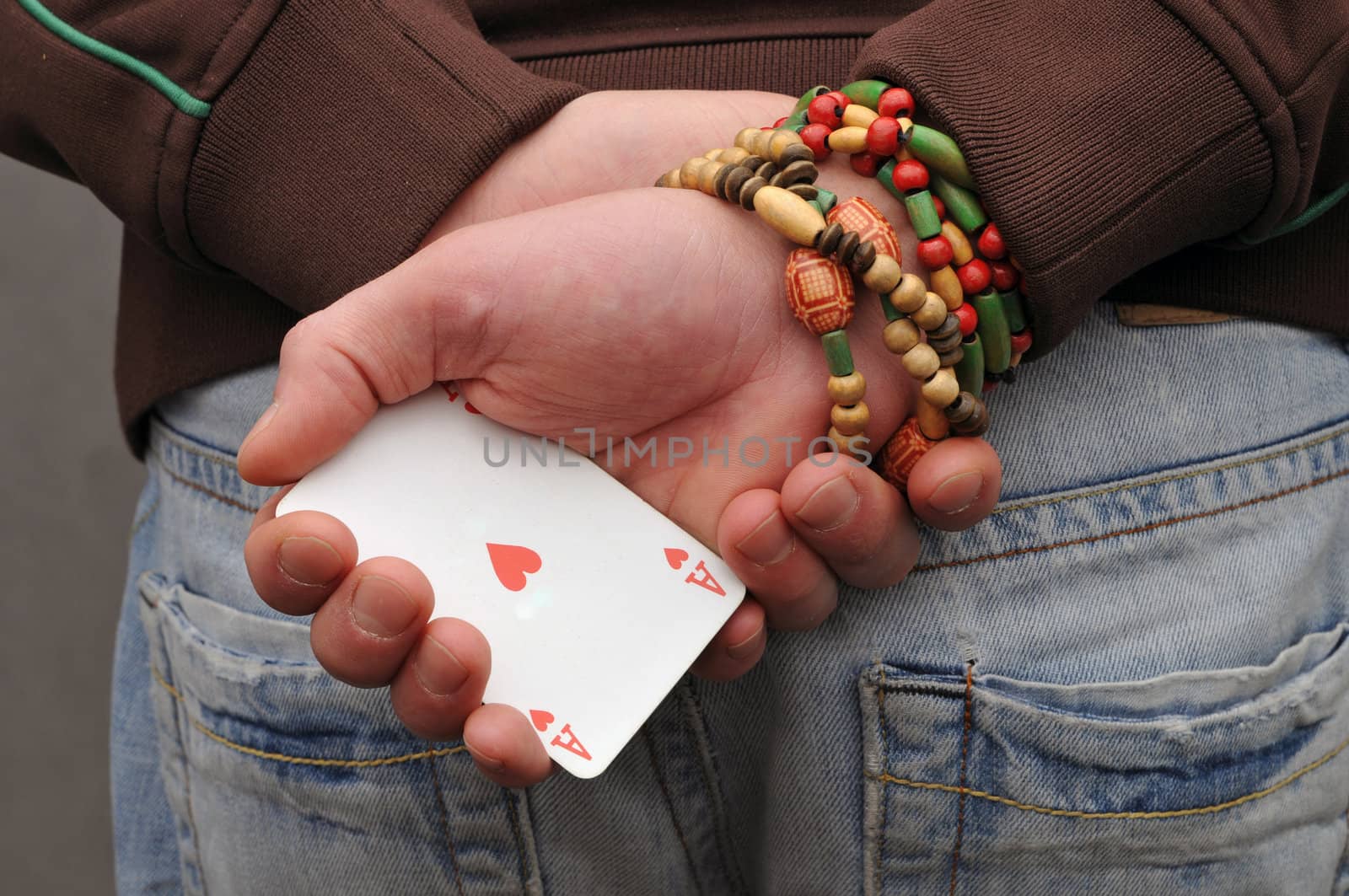 Ace of hearts in hand - hide trump