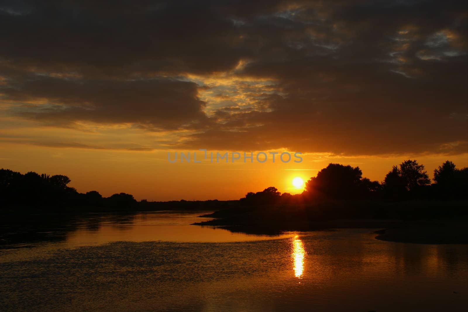 Sunset on the River Elbe in Saxony-Anhalt / Germany